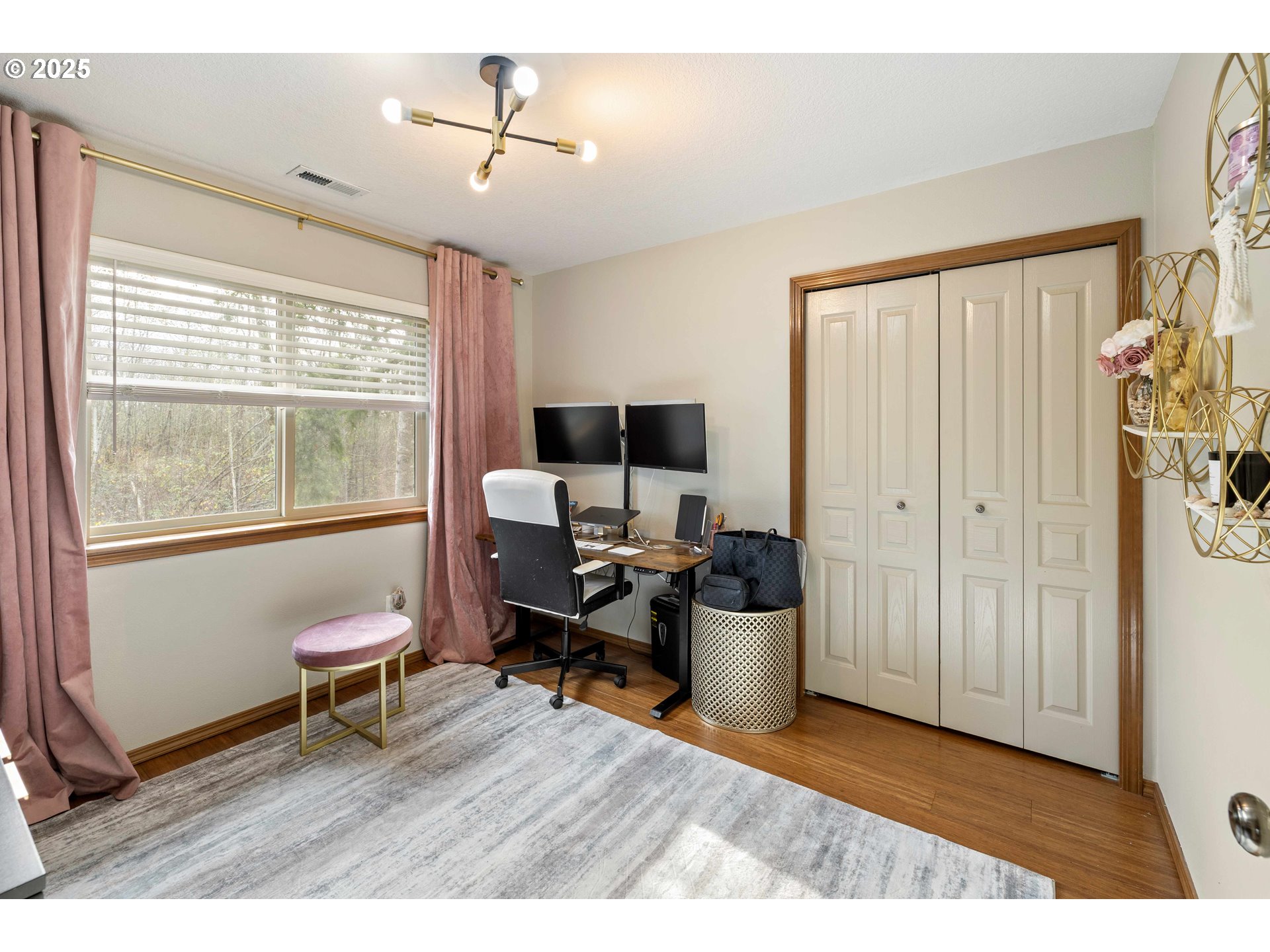 18465 Meadow Avenue Sandy, OR 97055 - Photo 24 of 43 a workspace with furniture and a window