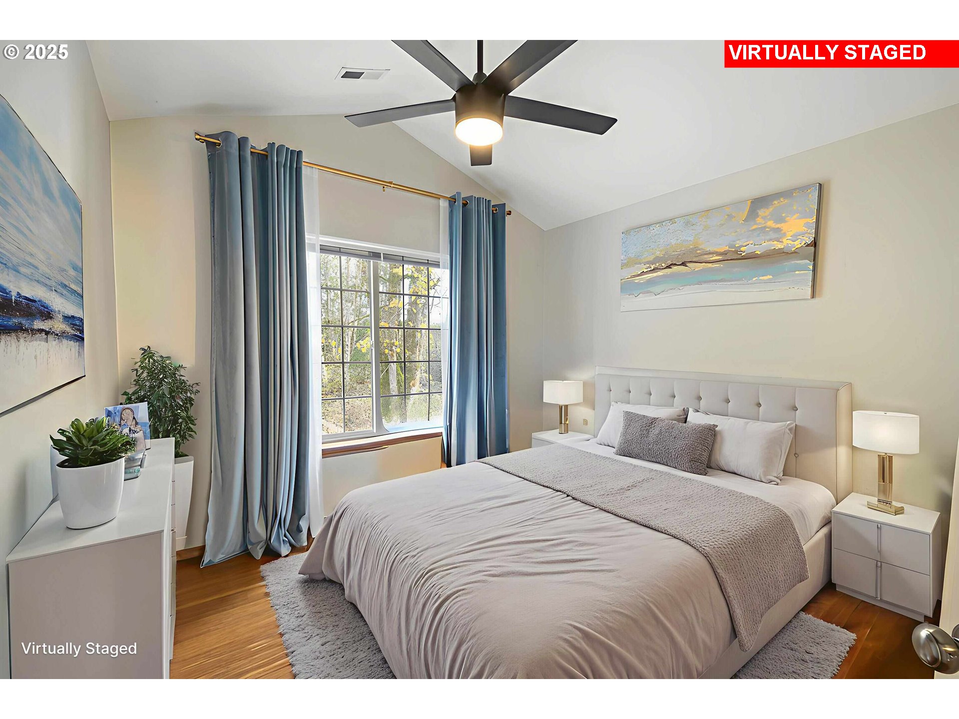 18465 Meadow Avenue Sandy, OR 97055 - Photo 32 of 43 a bedroom with a bed and a large window