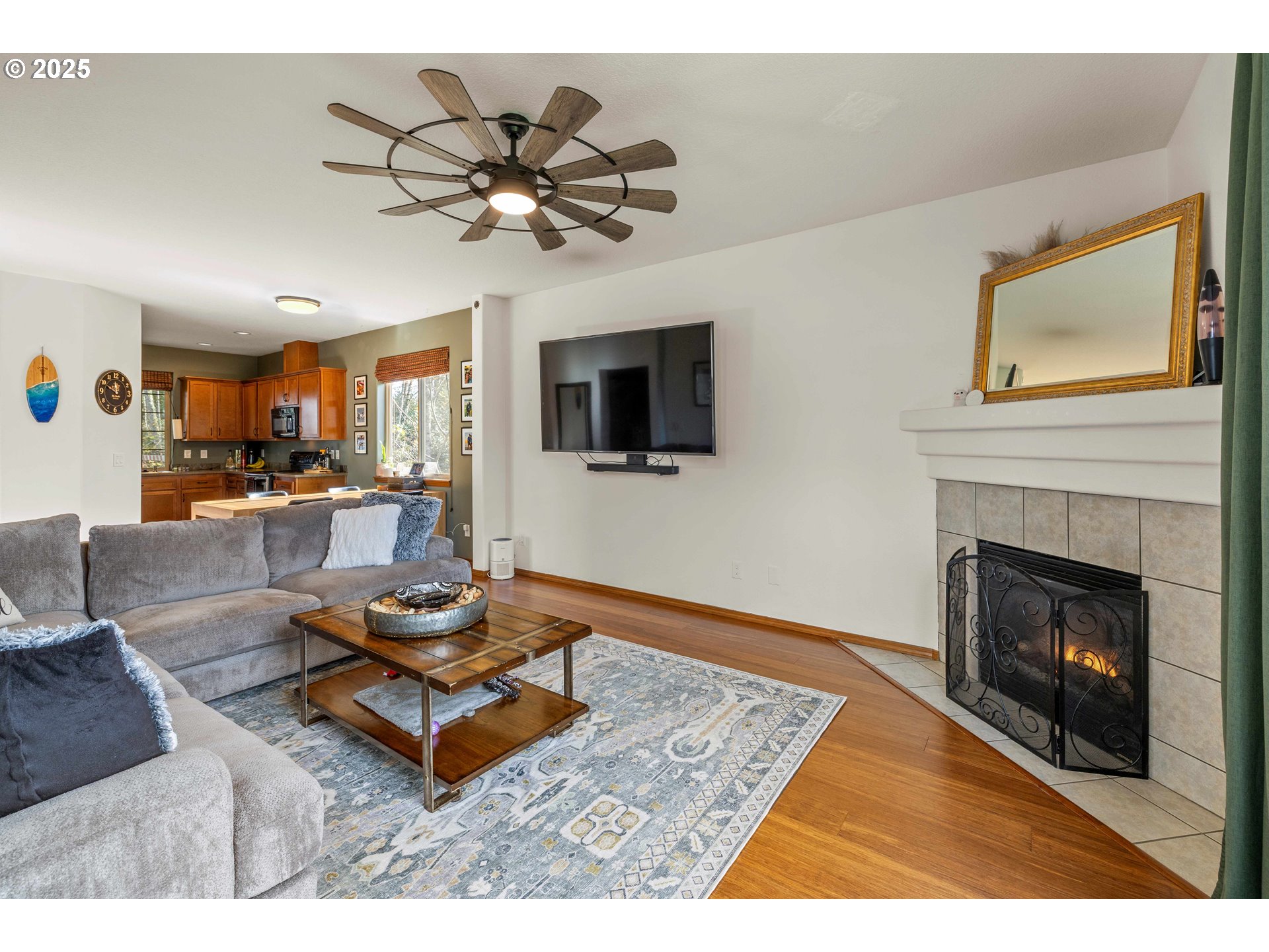 18465 Meadow Avenue Sandy, OR 97055 - Photo 10 of 43 a living room with furniture and a fireplace