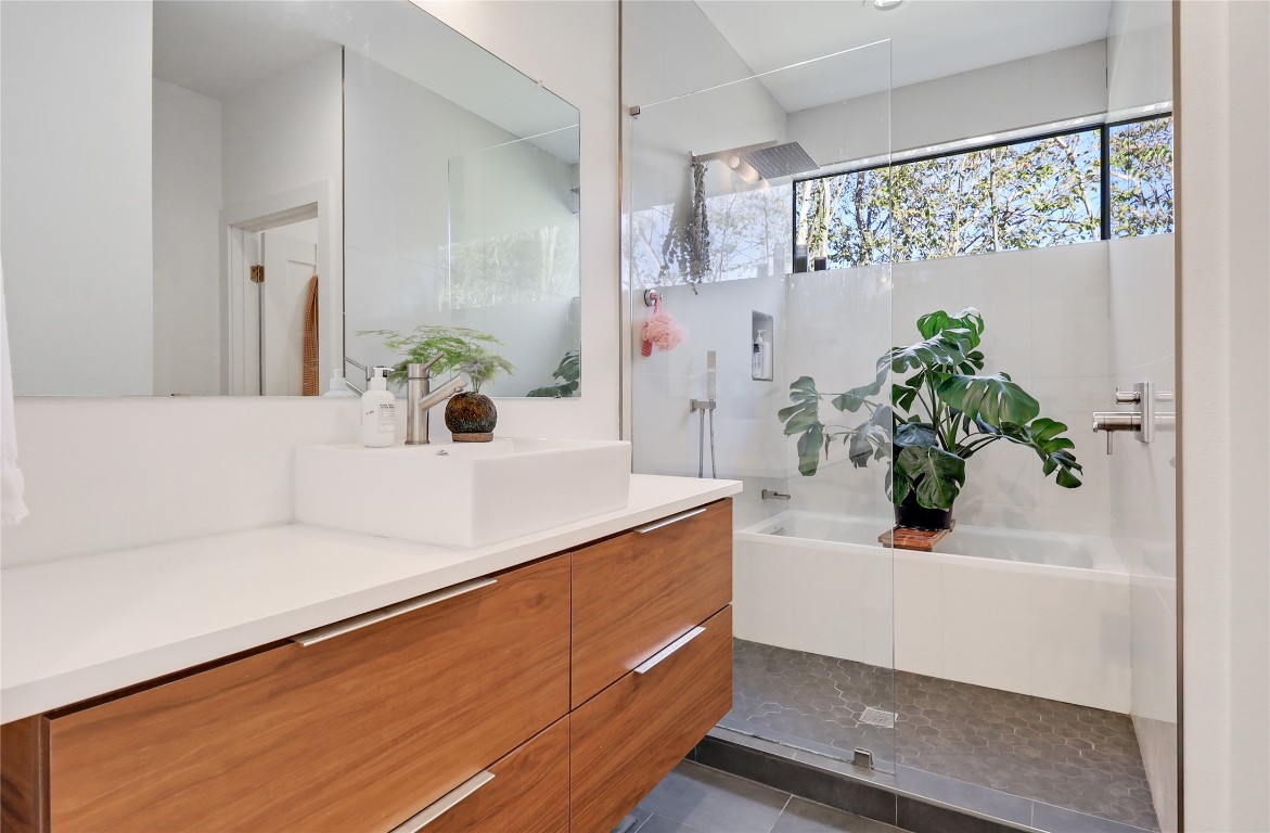 2709 East 14th Street, Unit A Austin, TX 78702 - Photo 29 of 38