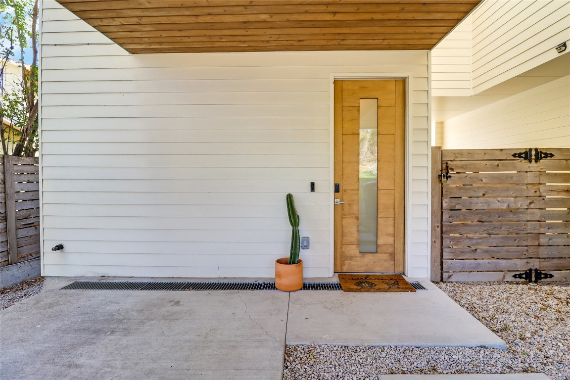 2709 East 14th Street, Unit A Austin, TX 78702 - Photo 3 of 38