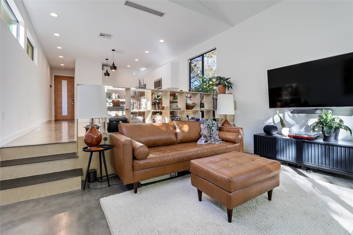 2709 East 14th Street, Unit A Austin, TX 78702 - Photo 5 of 38