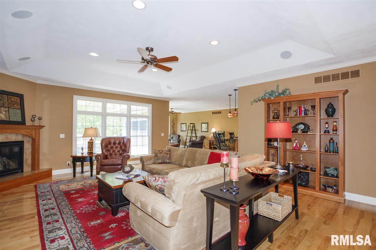 1816 Autumn Ridge Washington, IL 61571 - Photo 3 of 36 Gallery Image 3