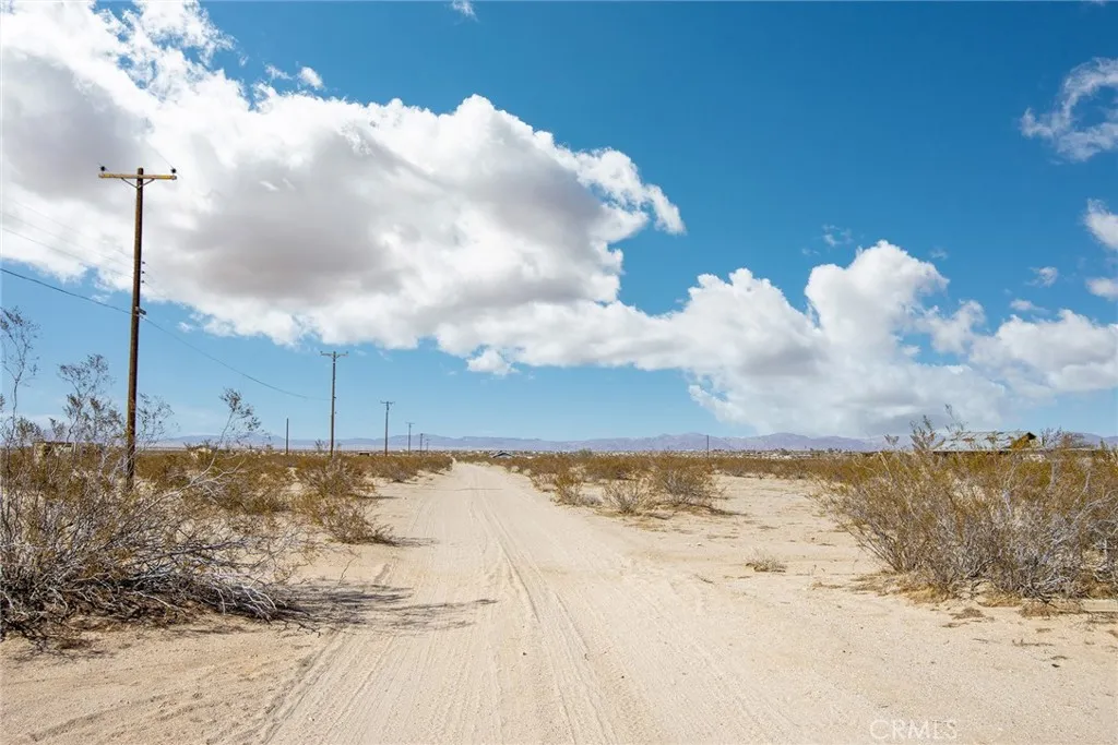 1400 Learco Joshua Tree, CA 92252 - Photo 1 of 15 a view of beach and ocean