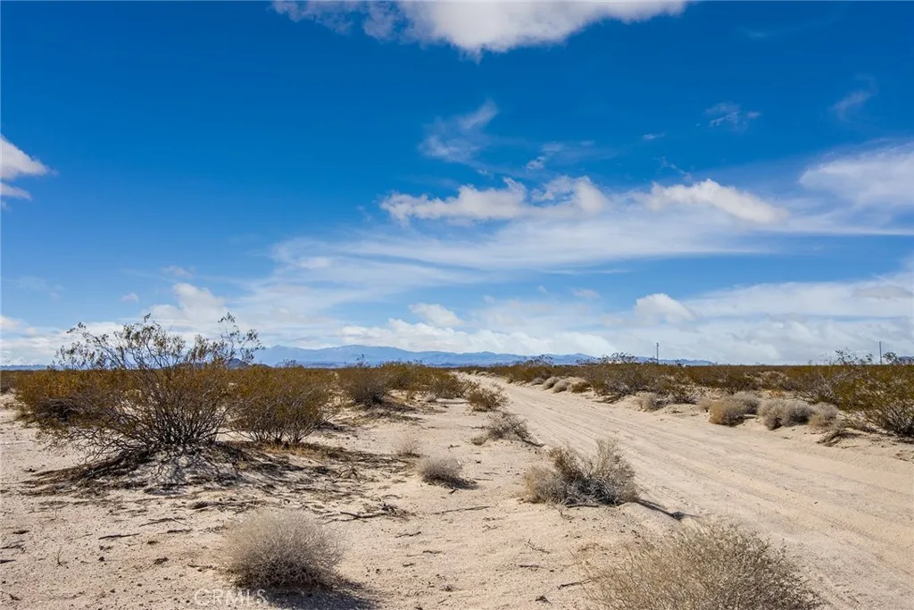 1400 Learco Joshua Tree, CA 92252 - Photo 11 of 15
