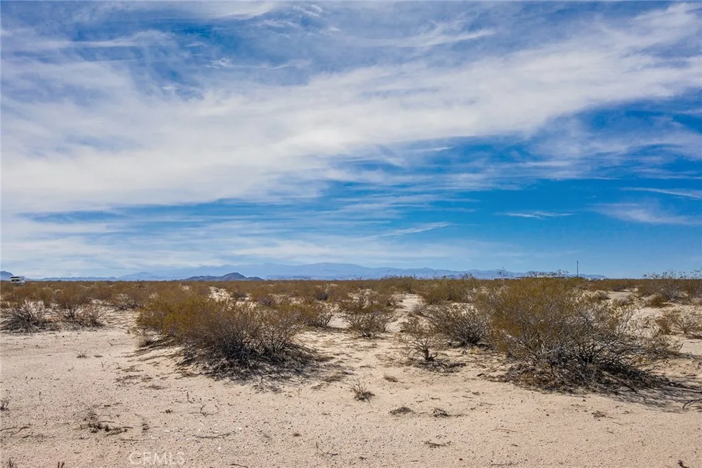 1400 Learco Joshua Tree, CA 92252 - Photo 5 of 15 a view of mountain view with beach and background