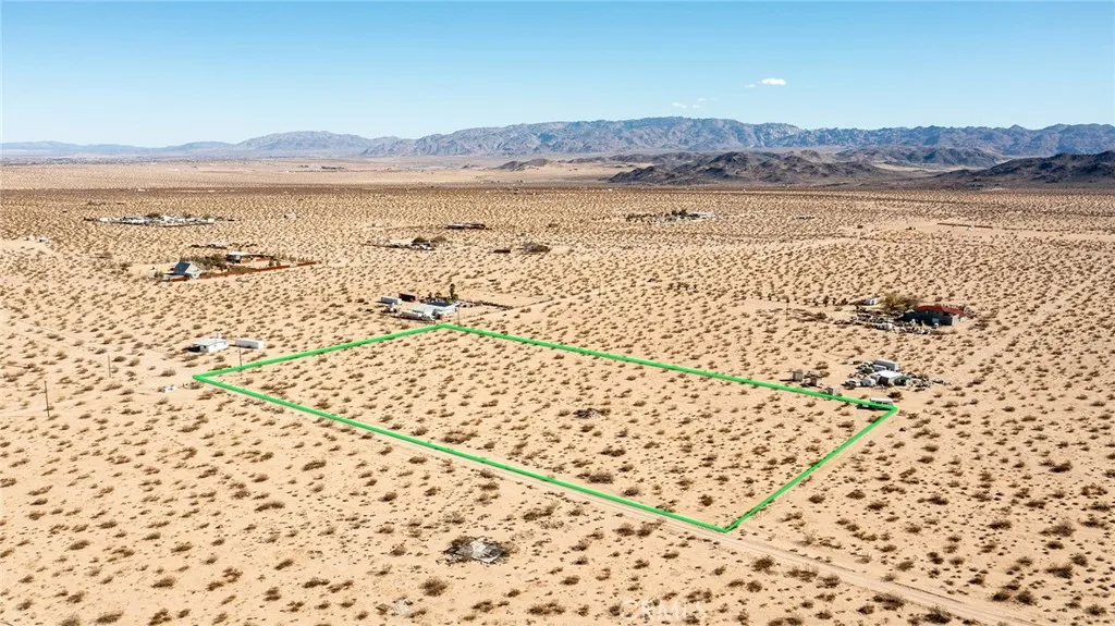1400 Learco Joshua Tree, CA 92252 - Photo 8 of 15 a view of an ocean beach