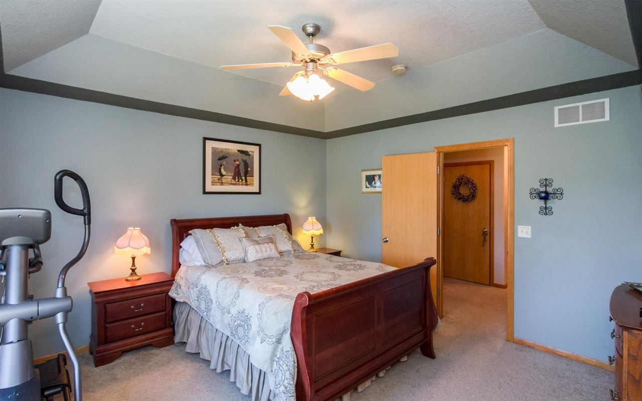 706 Wood Lily Road Solon, IA 52333 - Photo 9 of 25 Gallery Image 9