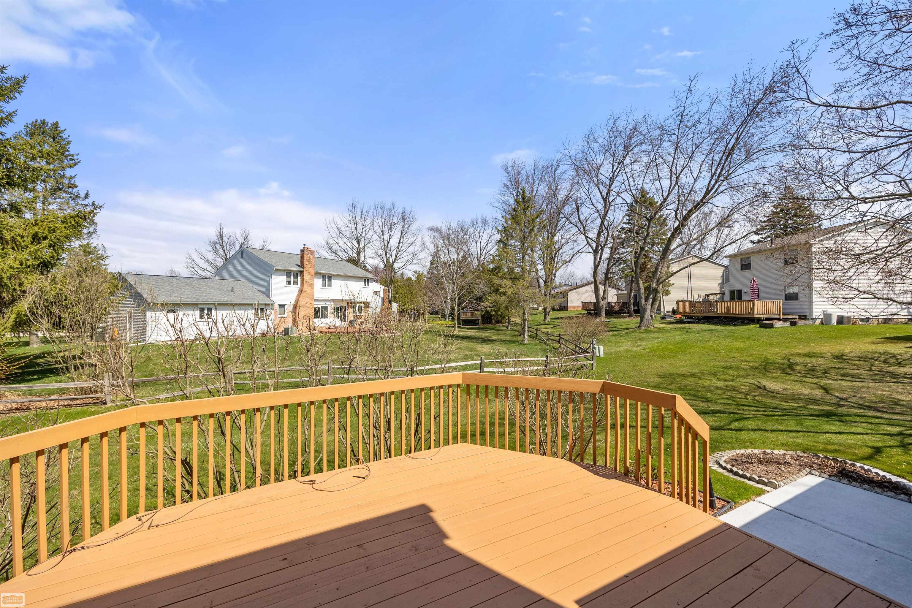 1693 Dennett Lane Rochester Hills, MI 48307 - Photo 5 of 53