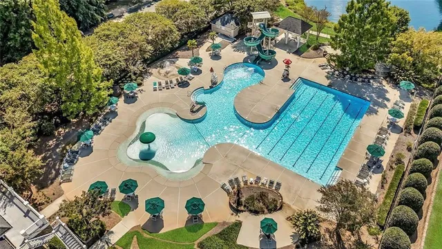 a view of an outdoor space