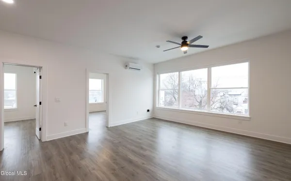 $1,950 | 33 Centre Street, Unit 3D, Albany, NY 12204