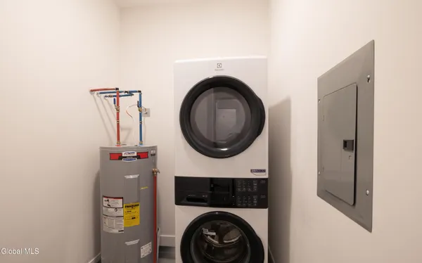 $1,950 | 33 Centre Street, Unit 3D, Albany, NY 12204