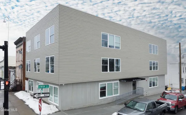 $1,950 | 33 Centre Street, Unit 3D, Albany, NY 12204