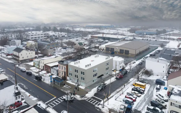 $1,950 | 33 Centre Street, Unit 3D, Albany, NY 12204