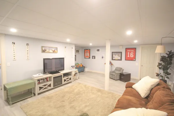 $750,000 | 64 Wardtown Road, Freeport, ME 04032