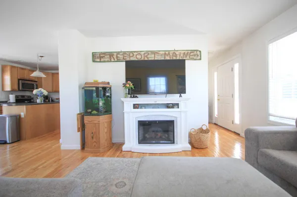 $750,000 | 64 Wardtown Road, Freeport, ME 04032