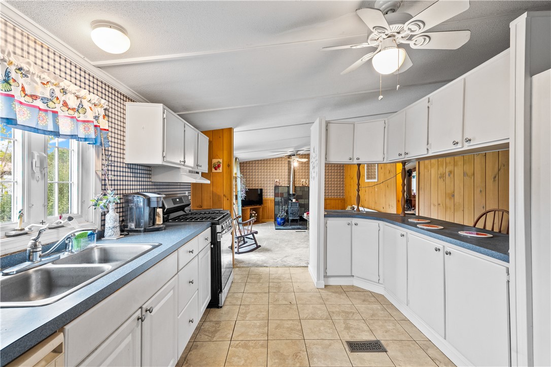 41 Wright Way Coventry, RI 02816 - Photo 9 of 23