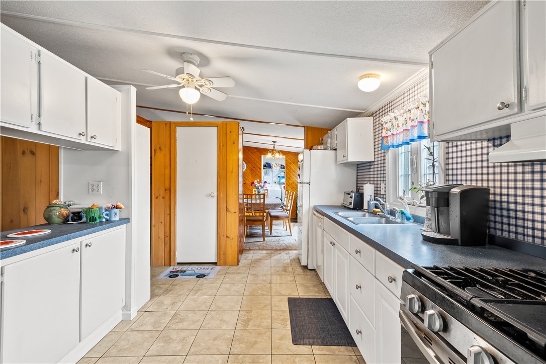 41 Wright Way Coventry, RI 02816 - Photo 10 of 23