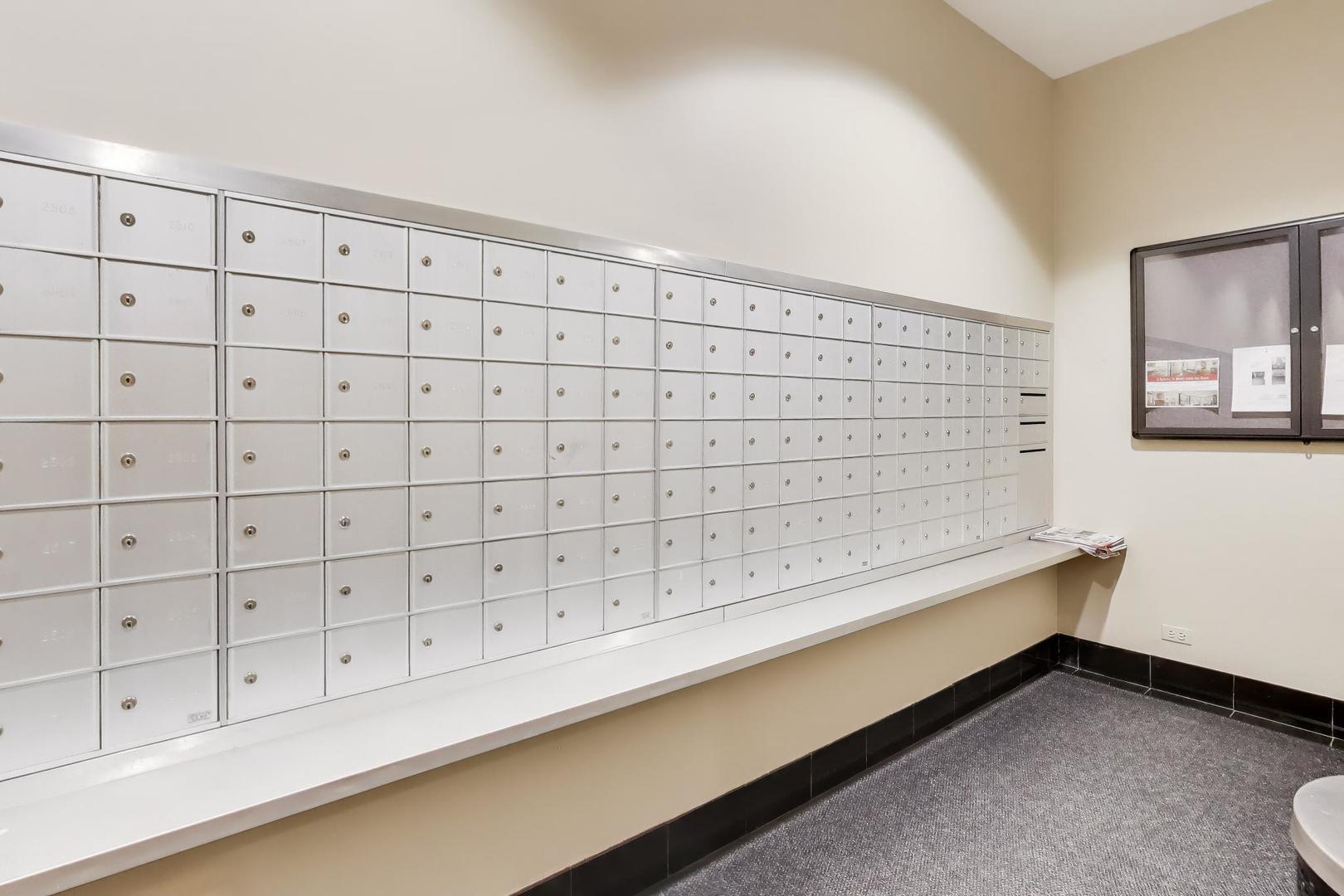 1122 North Clark Street, Unit 3705 Chicago, IL 60610 - Photo 6 of 38