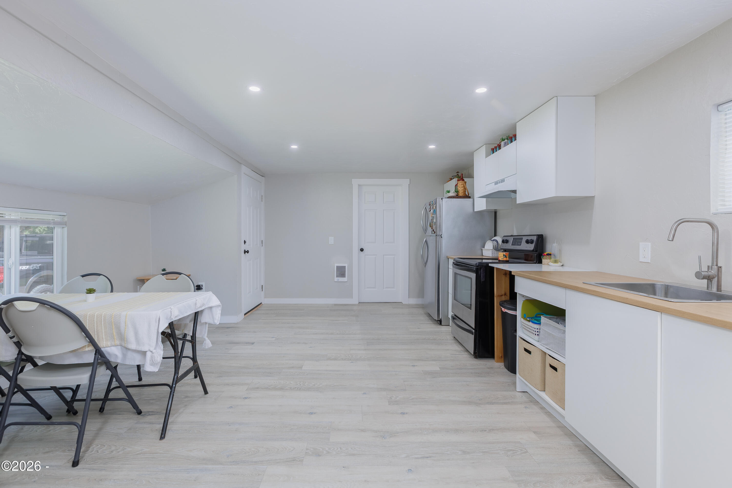 724 Southwest Ferry Avenue Siletz, OR 97380 - Photo 8 of 23 Kitchen/Dining/Living