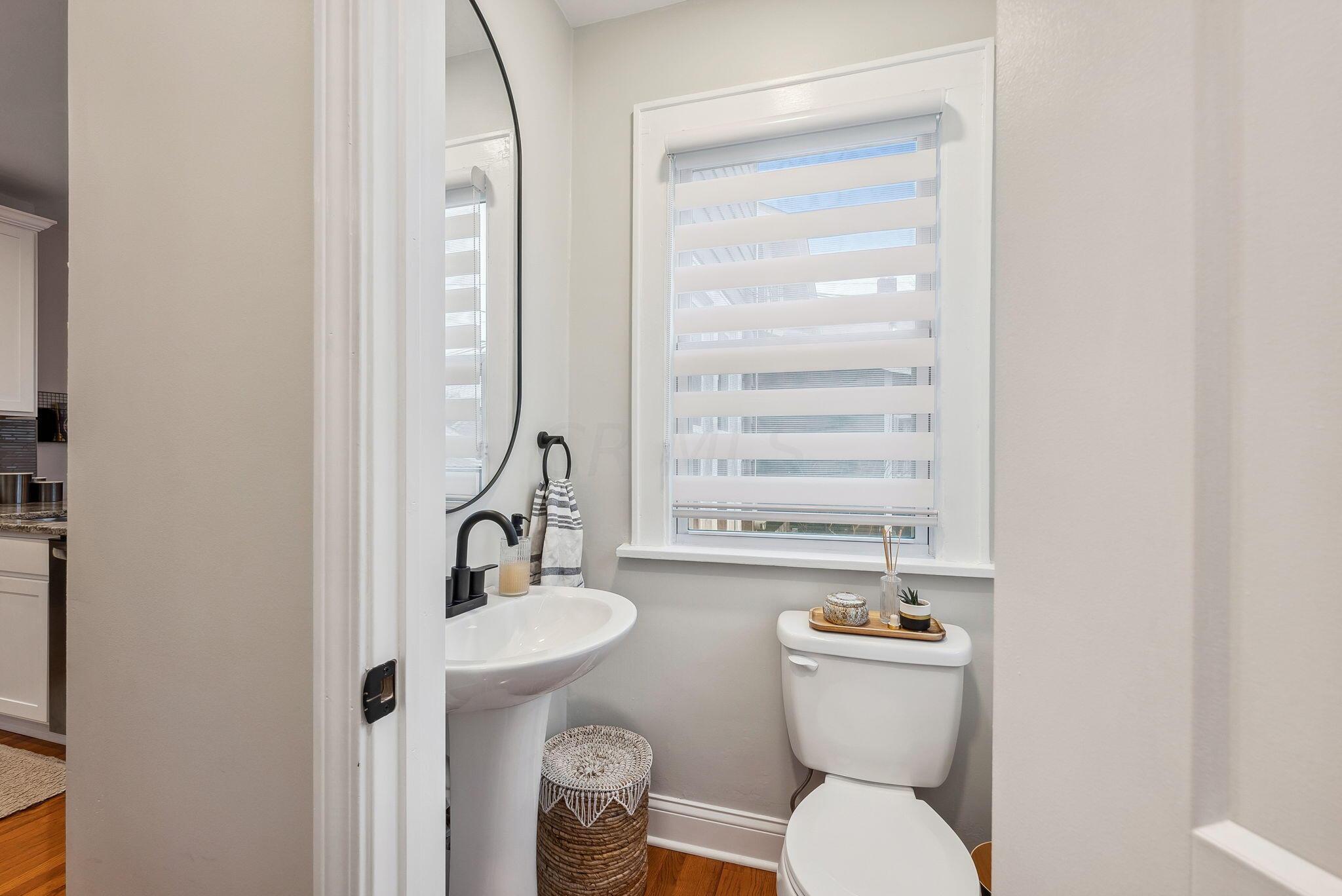 369 East Kelso Road Columbus, OH 43202 - Photo 19 of 48 First floor half bath