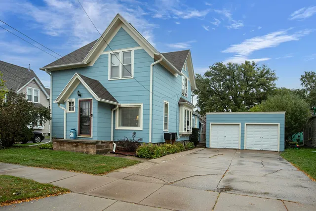 $224,500 | 1208 North Superior Street, Appleton, WI 54911