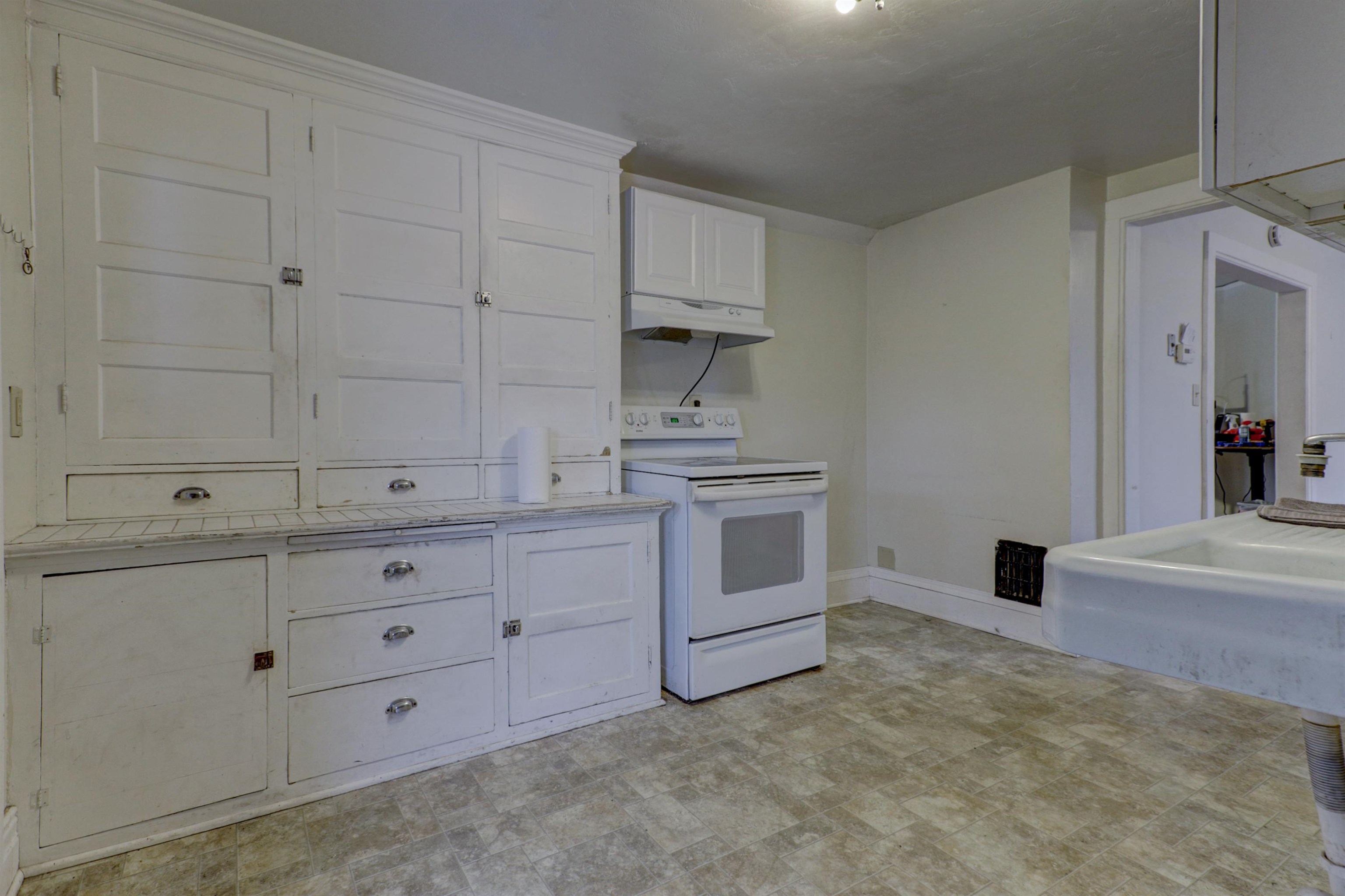 1208 North Superior Street Appleton, WI 54911 - Photo 22 of 35