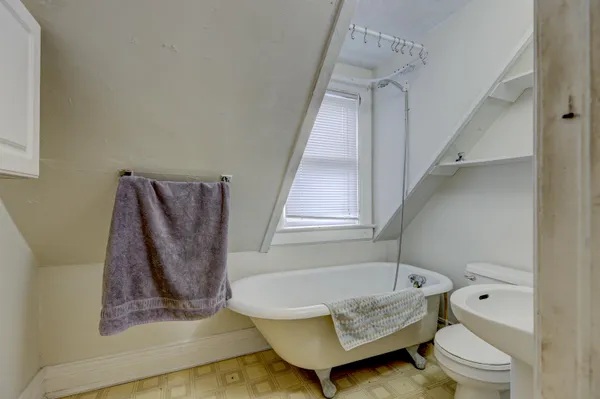 $224,500 | 1208 North Superior Street, Appleton, WI 54911