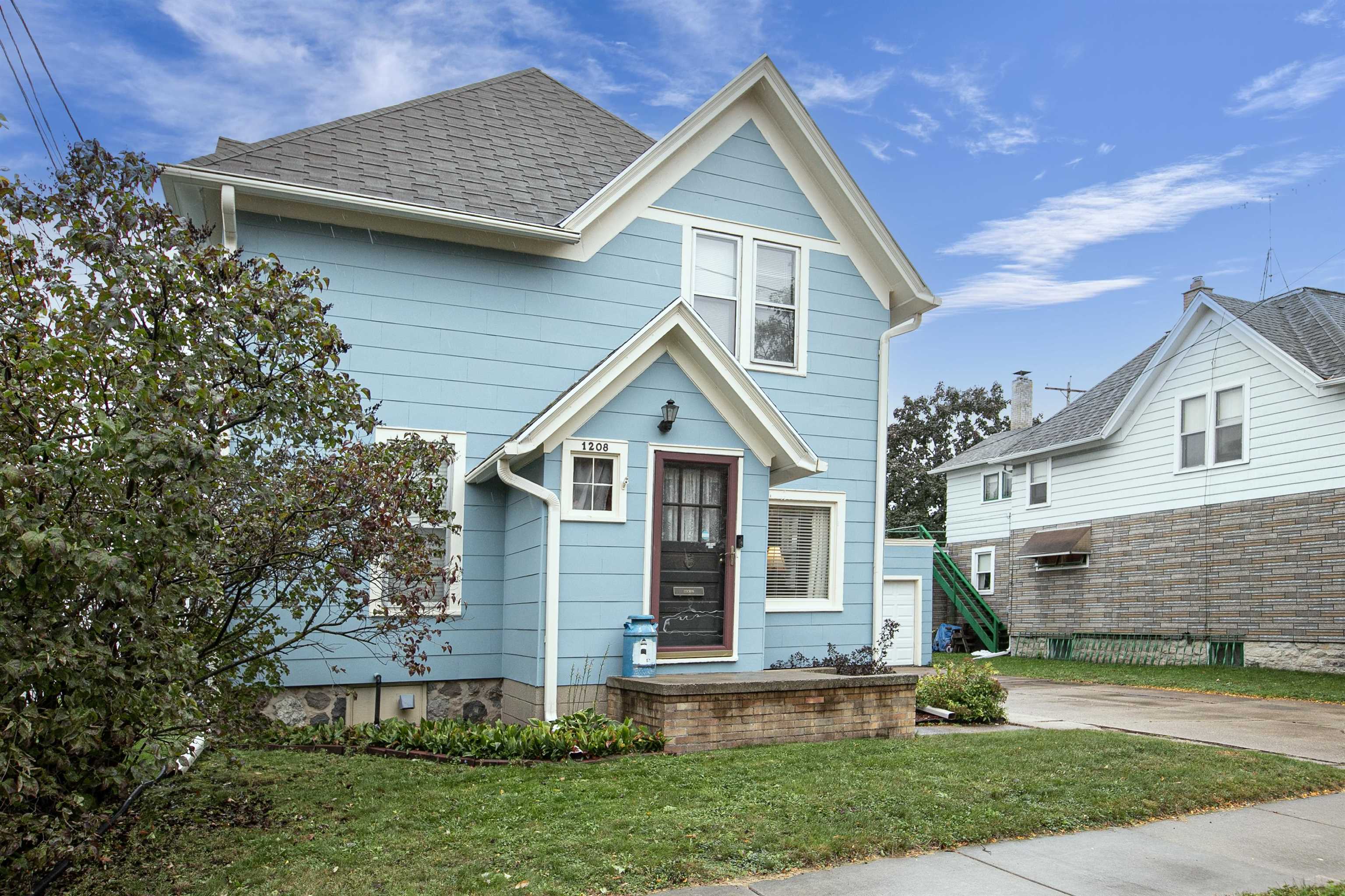 1208 North Superior Street Appleton, WI 54911 - Photo 3 of 35