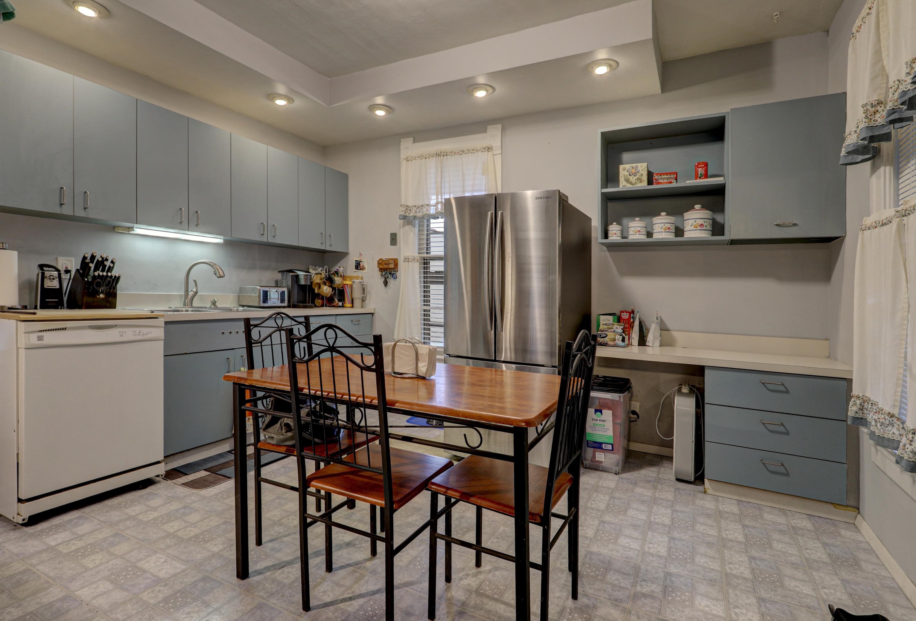 1208 North Superior Street Appleton, WI 54911 - Photo 9 of 35