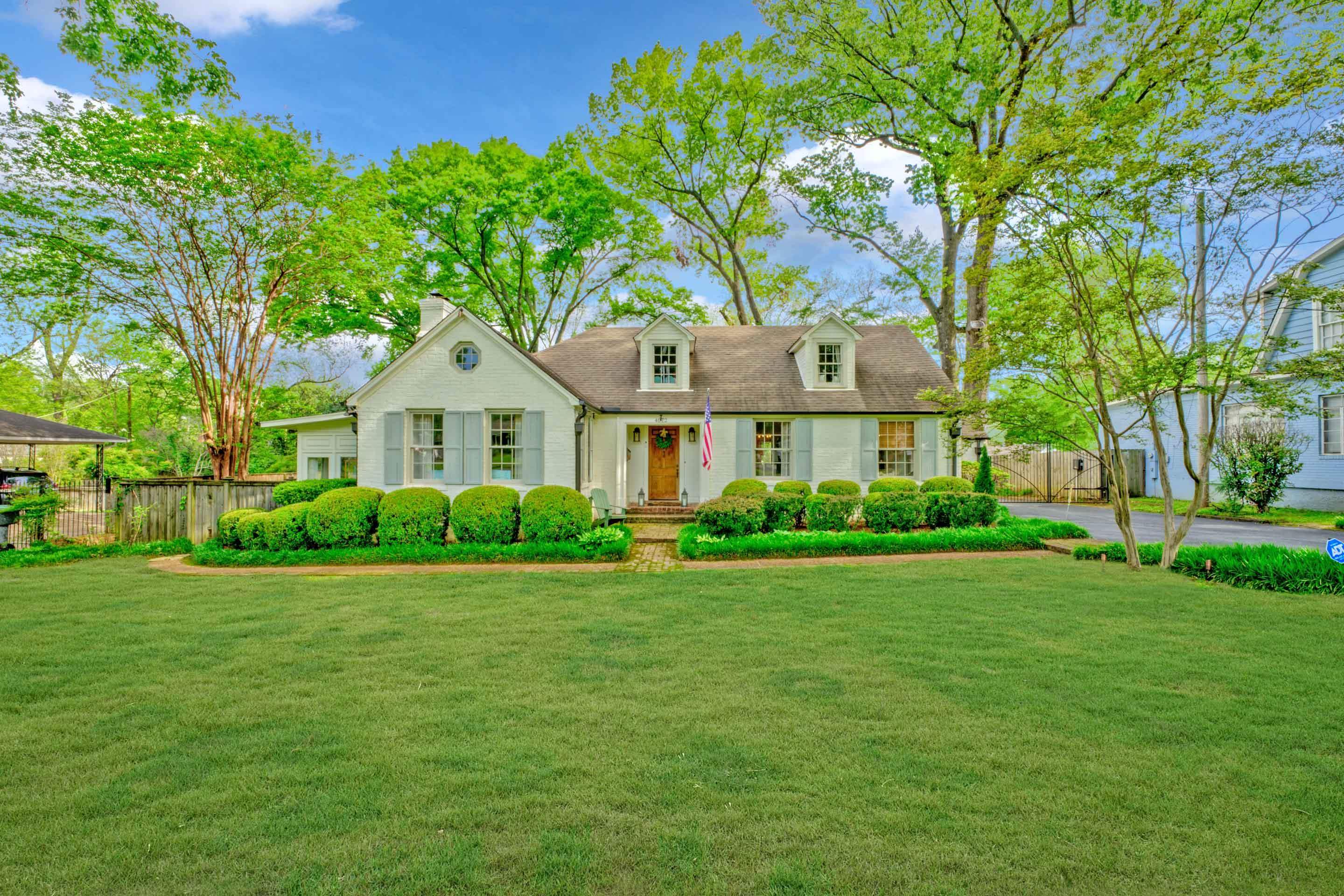 "Enchanted Retreat," a home you must see to believe. With smooth ceilings, hardwood floors, and beautiful landscaping, it's a dream come true. The backyard is an entertainer's delight with patios, a heated in-ground pool, a man cave, tree house & more!