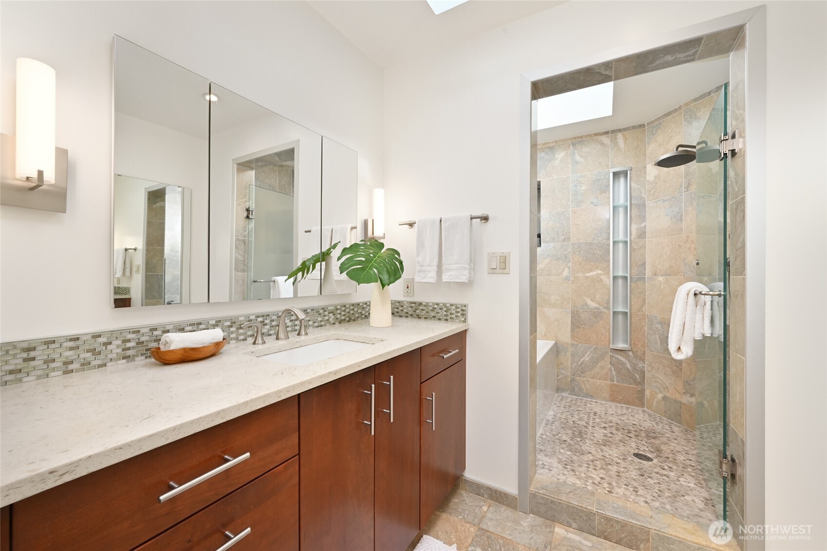 2806 Southwest 167th Place Burien, WA 98166 - Photo 15 of 26