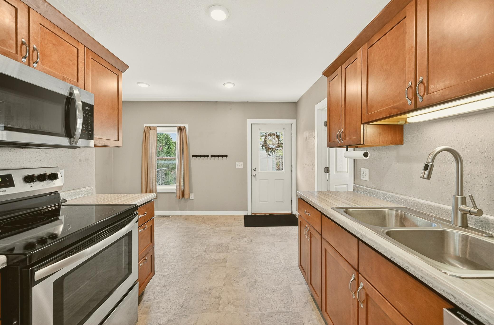 659 West 4th Street Winona, MN 55987 - Photo 12 of 24
