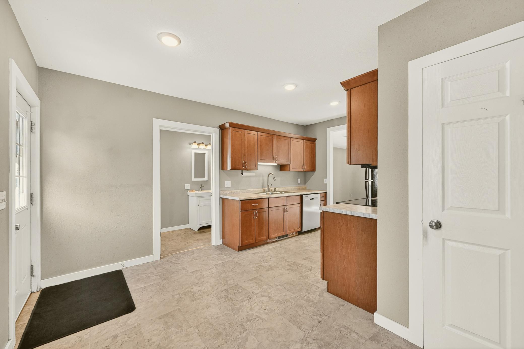 659 West 4th Street Winona, MN 55987 - Photo 17 of 24