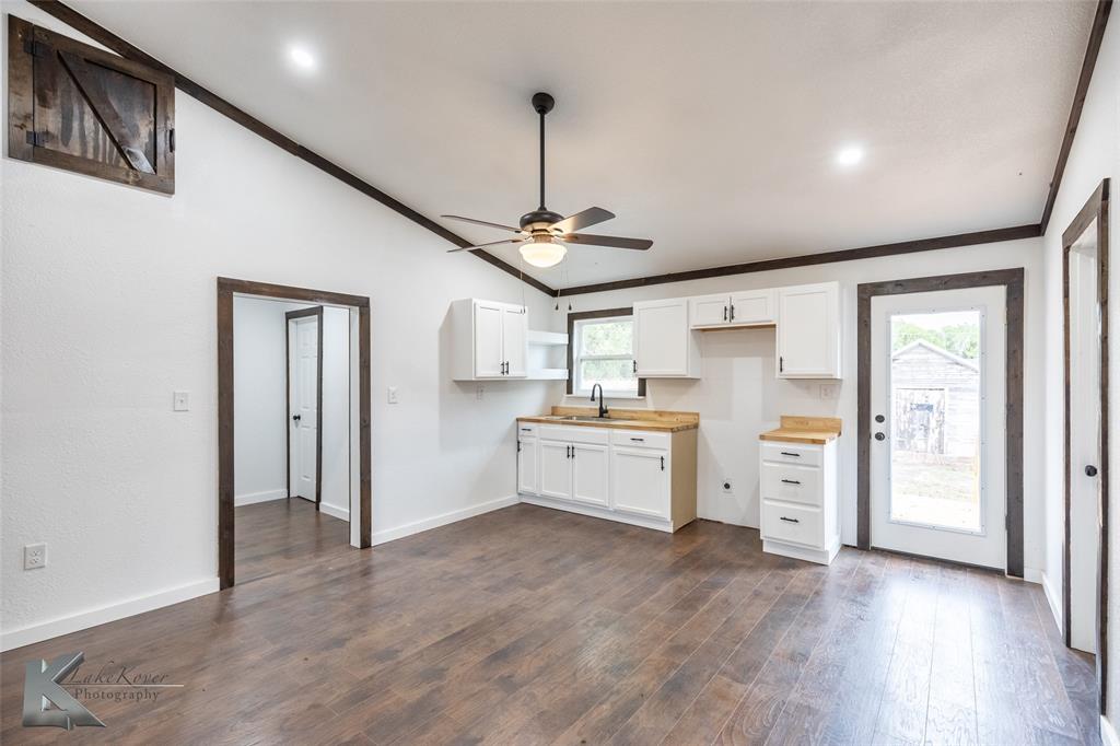 819 Southeast Ave B Hamlin, TX 79520 - Photo 7 of 29