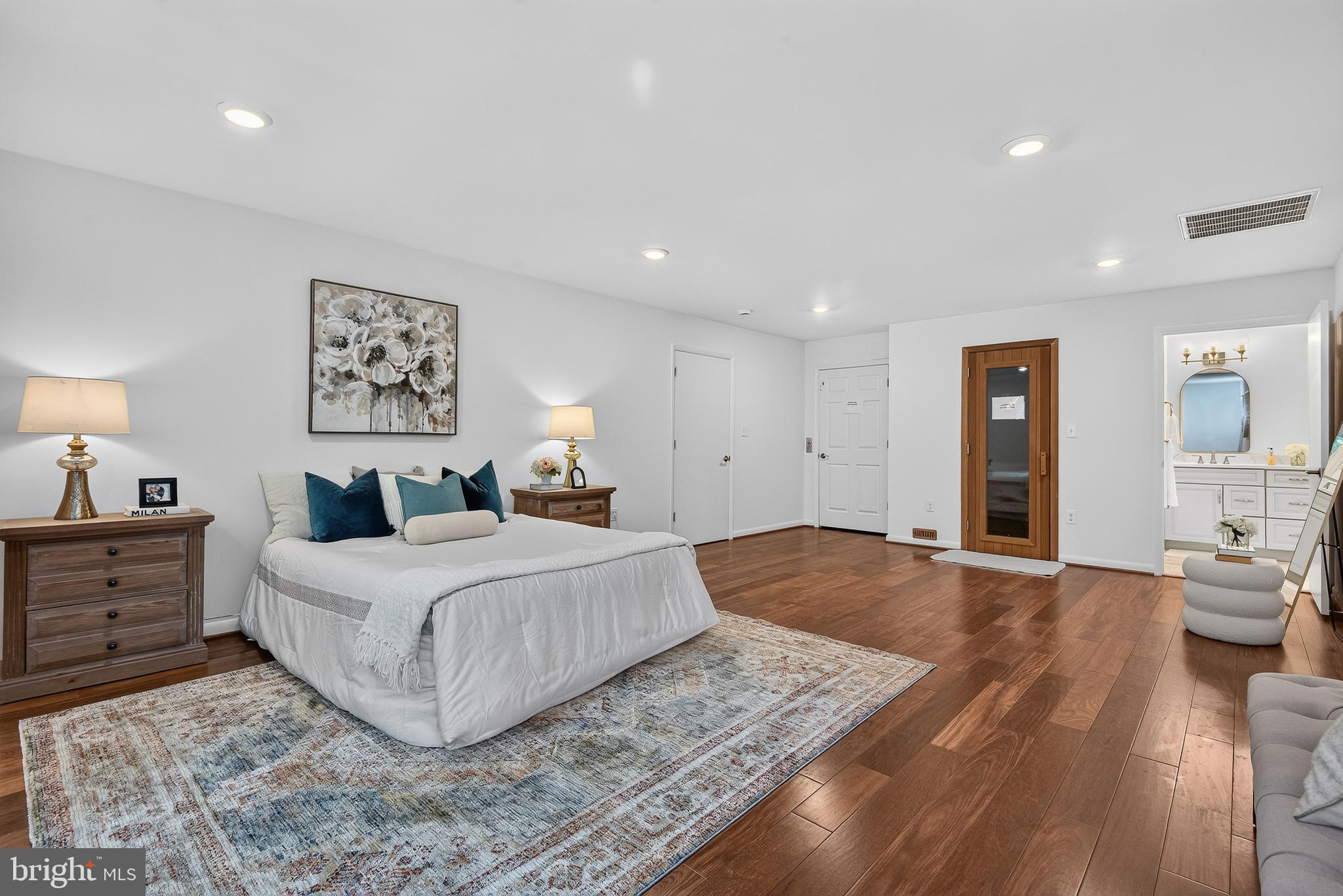 2511 Charlestown Lane Reston, VA 20191 - Photo 3 of 54 Primary Suite