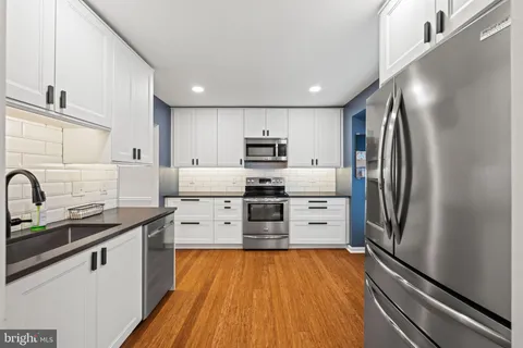 $650,000 | 5725 Ridge View Drive, Alexandria, VA 22310