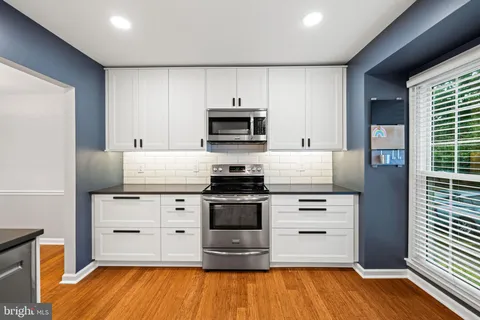 $650,000 | 5725 Ridge View Drive, Alexandria, VA 22310