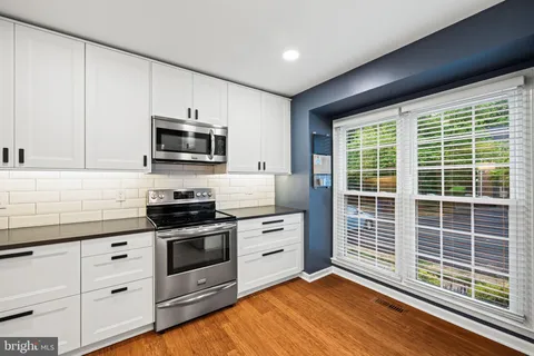 $650,000 | 5725 Ridge View Drive, Alexandria, VA 22310