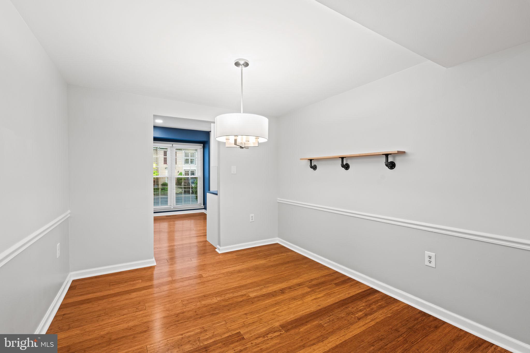 5725 Ridge View Drive Alexandria, VA 22310 - Photo 14 of 53 Dining room