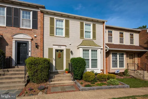 $650,000 | 5725 Ridge View Drive, Alexandria, VA 22310