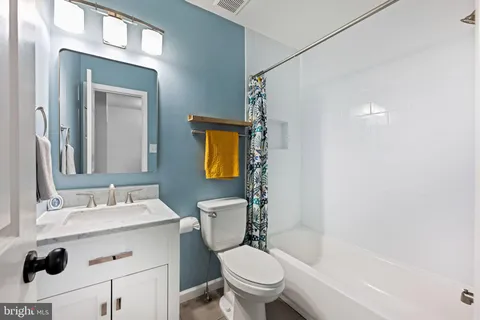 $650,000 | 5725 Ridge View Drive, Alexandria, VA 22310