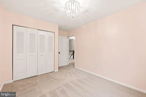 $650,000 | 5725 Ridge View Drive, Alexandria, VA 22310