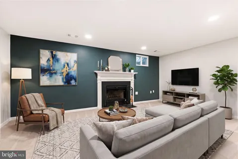 $650,000 | 5725 Ridge View Drive, Alexandria, VA 22310