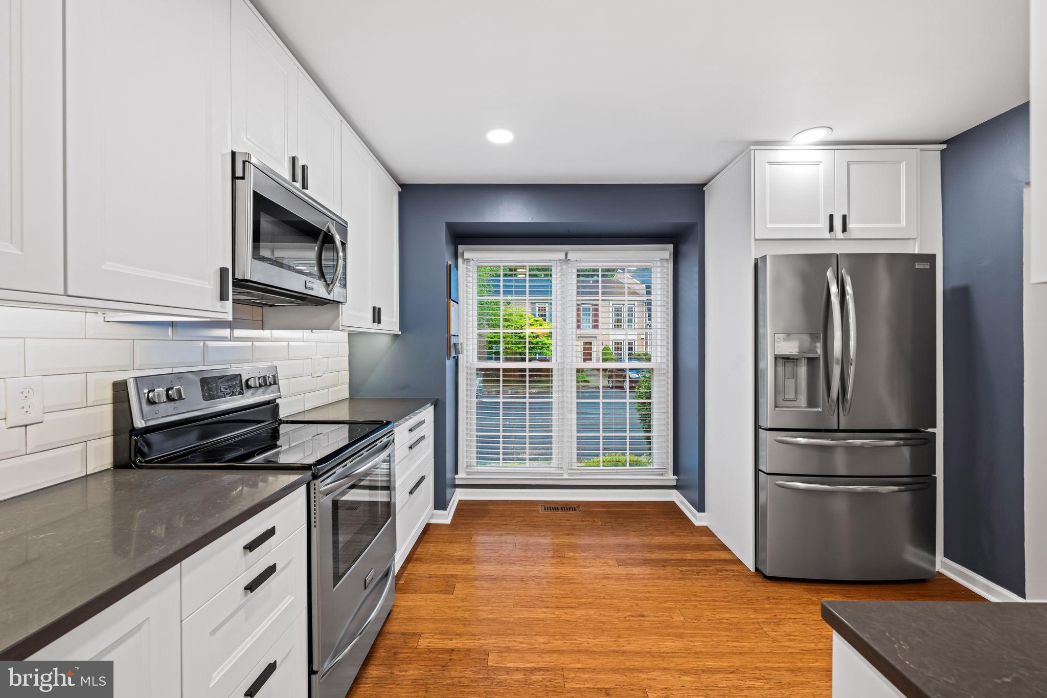 5725 Ridge View Drive Alexandria, VA 22310 - Photo 5 of 53 Modern kitchen layout