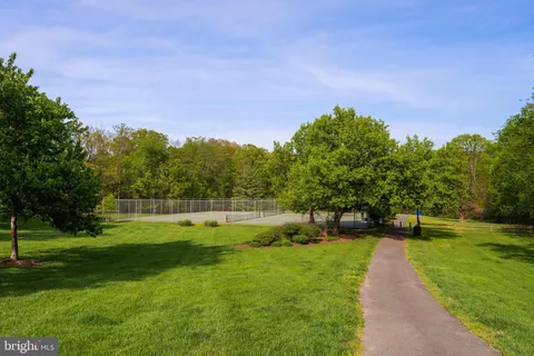 $650,000 | 5725 Ridge View Drive, Alexandria, VA 22310