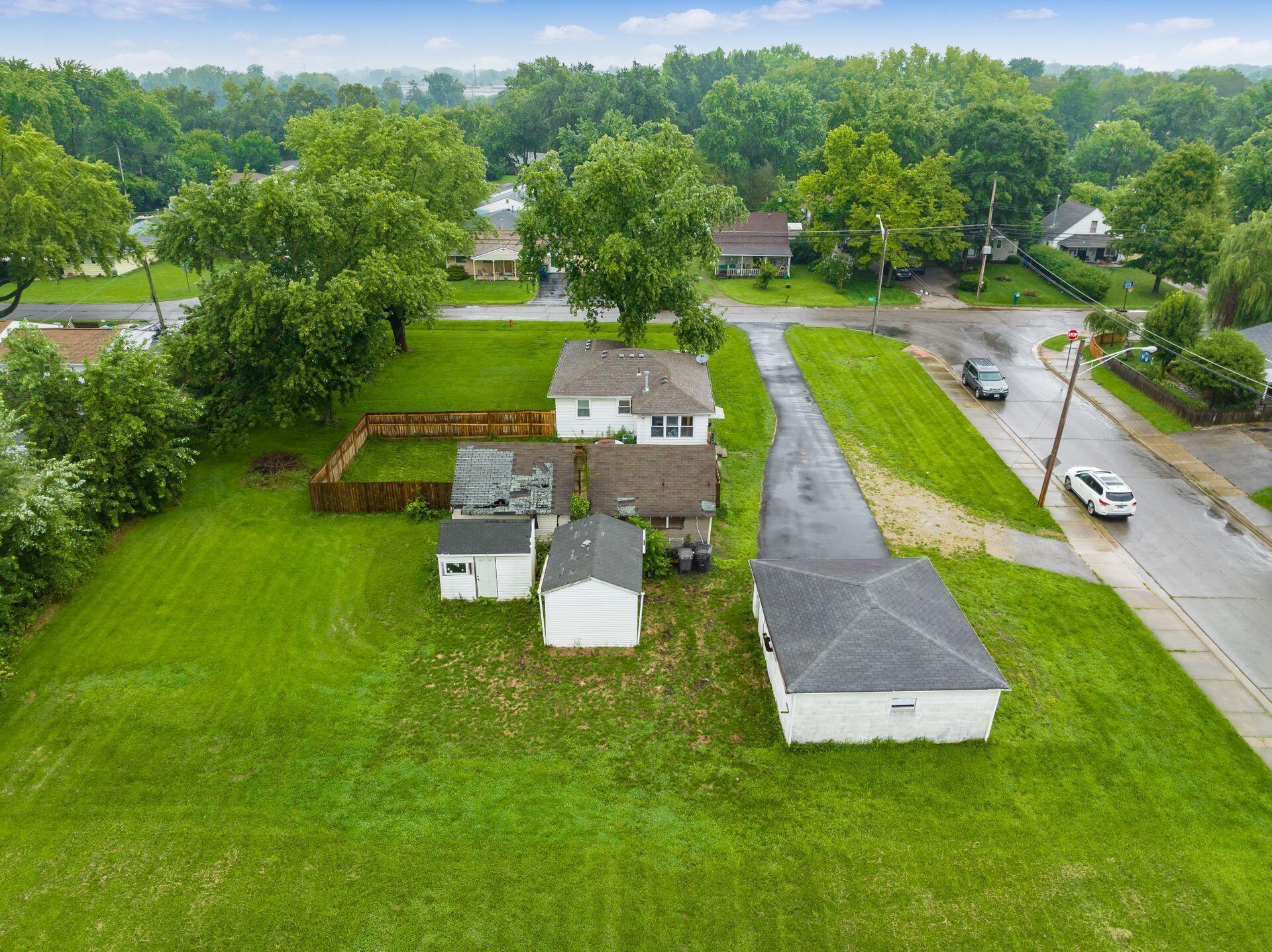 783 Hilock Road Columbus, OH 43207 - Photo 31 of 45 Home with outbuildings