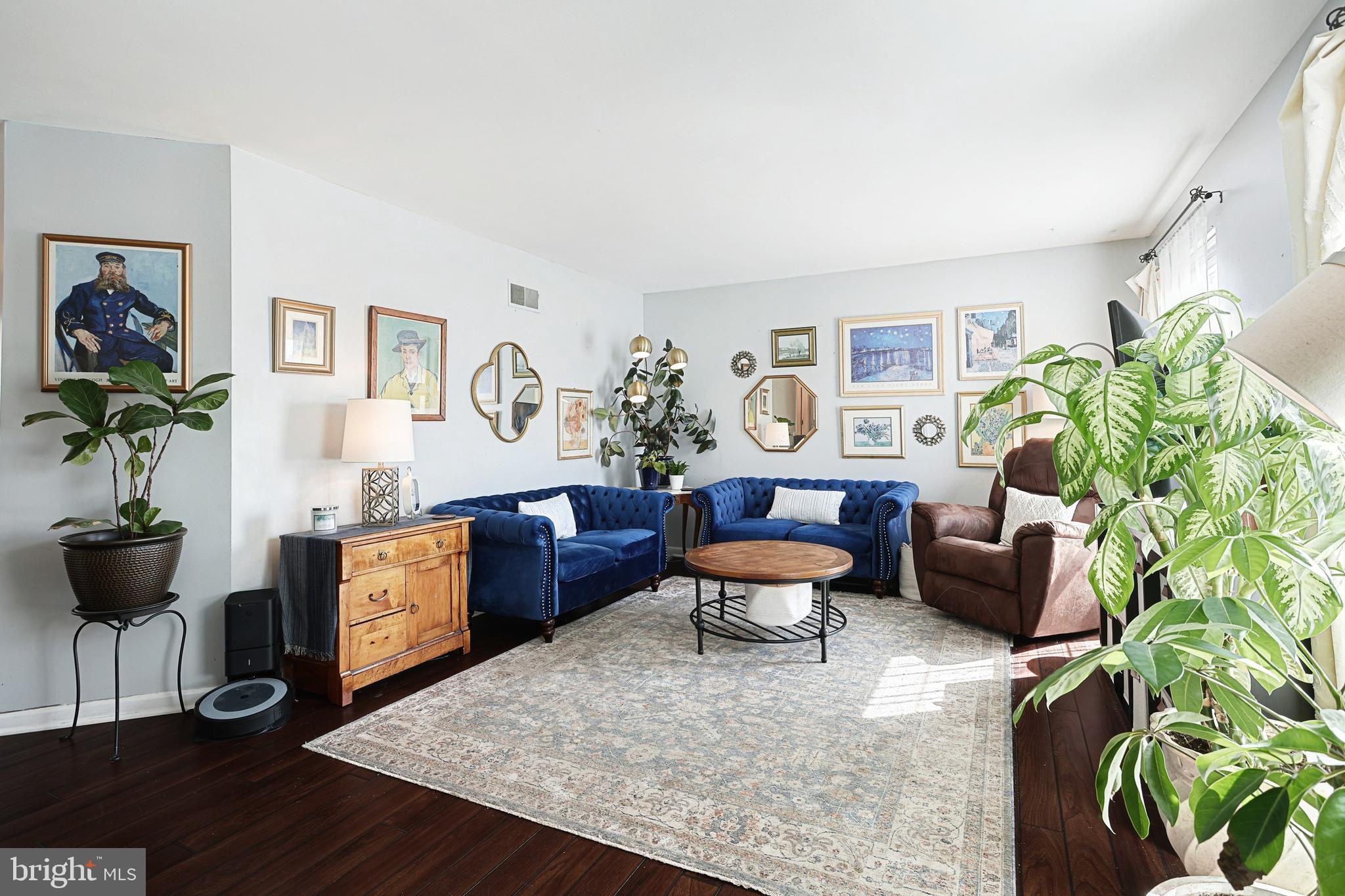 35 Apache Pass Hanover, PA 17331 - Photo 3 of 34 Living Room