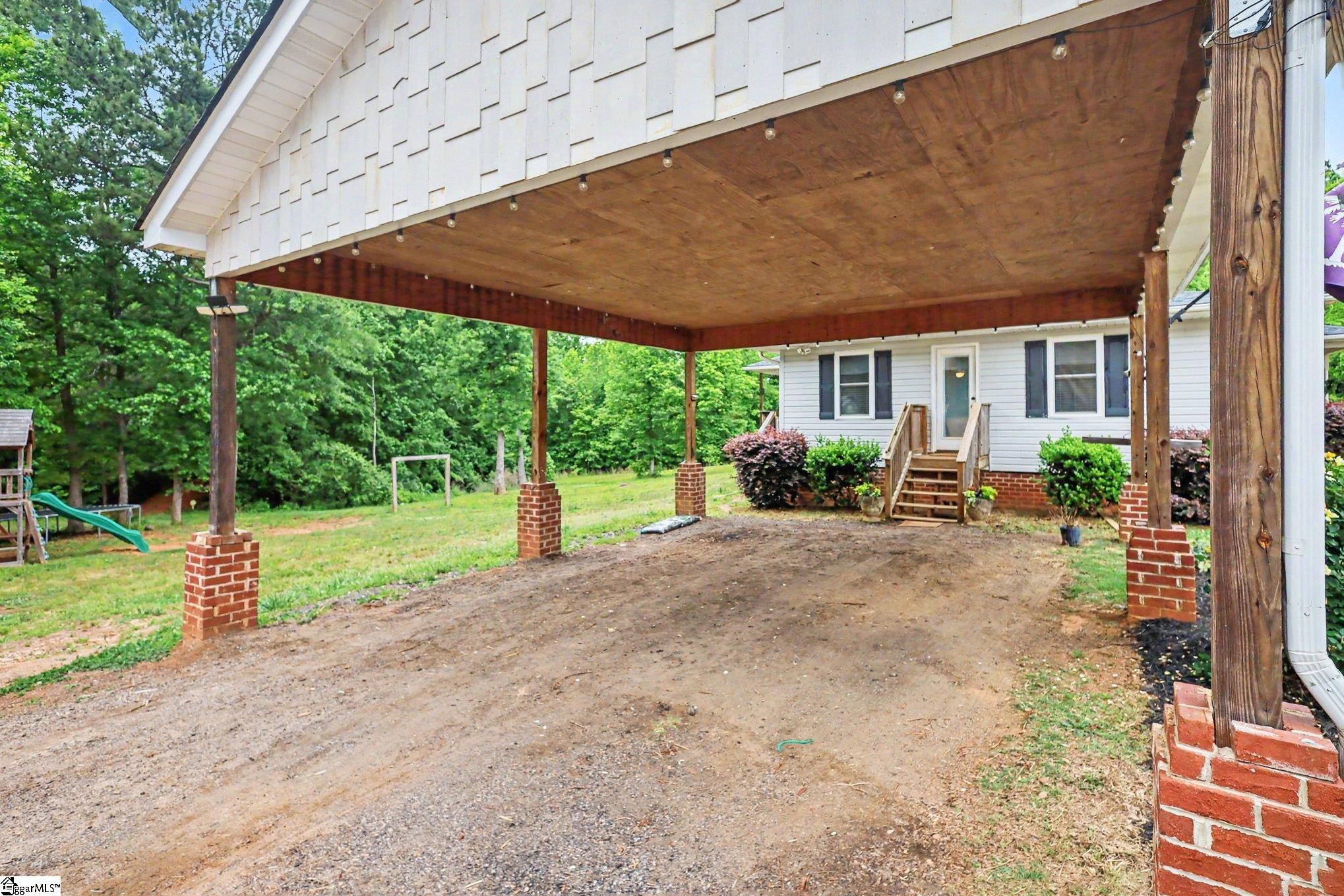 1669 Bolt Road Gray Court, SC 29645 - Photo 23 of 33 Gallery Image 23
