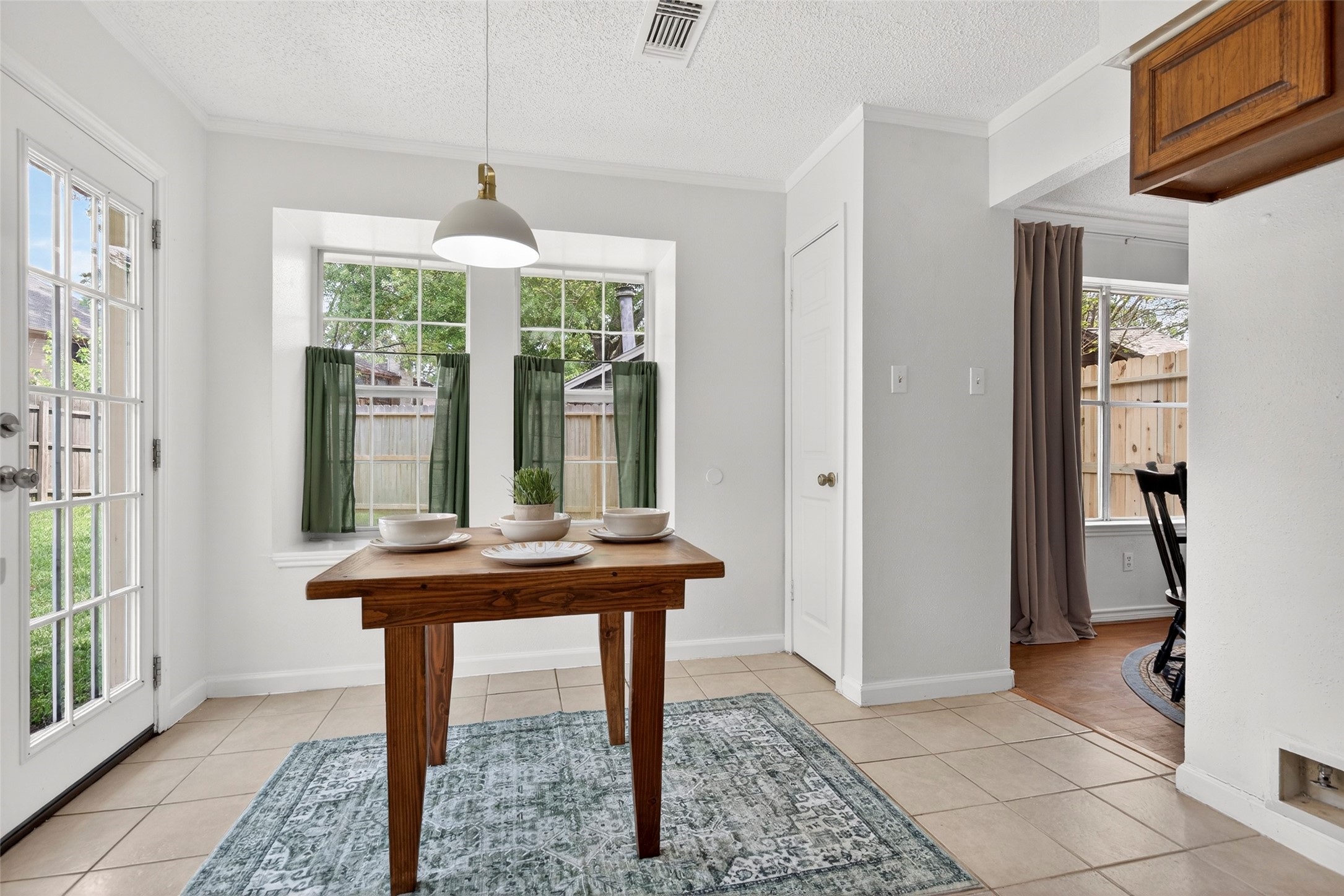 9206 Kirkleigh Lane Spring, TX 77379 - Photo 19 of 47 Breakfast area adjacent to the formal dining.